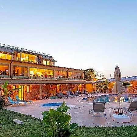 فندق مبيت وإفطار Casa Di داتْشا