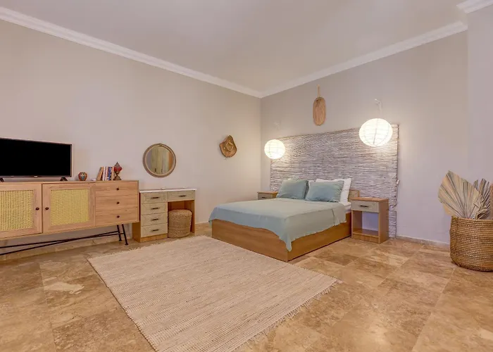 ıtalyan , Casa Di Oda ve Kahvaltı Datça